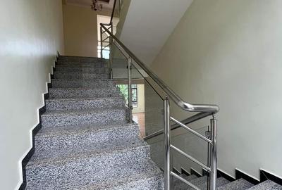 5 Bed Townhouse with En Suite in Karen - 3