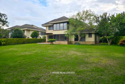 4 Bed Townhouse with Swimming Pool in Ridgeways