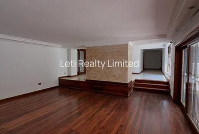 5 Bed Townhouse with En Suite in Lavington - 2