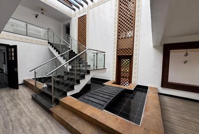 5 Bed House with En Suite in Runda - 4