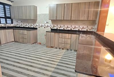 5 Bed House with En Suite in Karen - 4