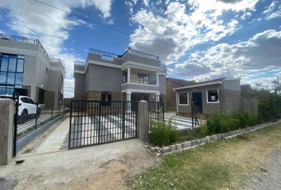 4 Bed House with En Suite in Kitengela - 2