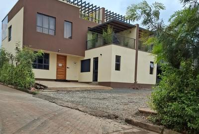 4 Bed Townhouse with En Suite at Kentmere - 2