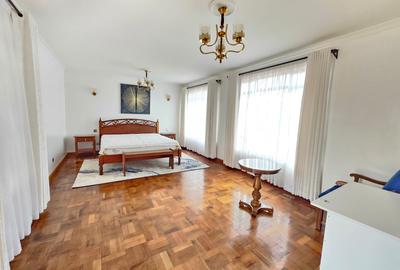 Serviced 3 Bed Apartment with En Suite in Riverside