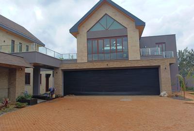 5 Bed House with En Suite at Runda