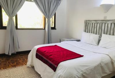 Serviced 4 Bed Apartment with En Suite in Riverside
