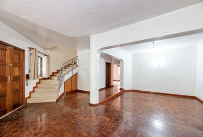 5 Bed Townhouse with En Suite in Lavington