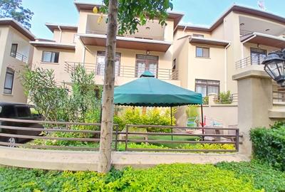5 Bed Townhouse with En Suite at Lavington Green - 4
