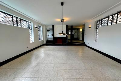 4 Bed House with En Suite in Runda