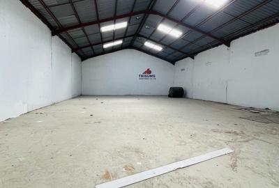 5,000 ft² Warehouse with Parking in Embakasi