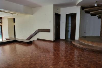 4 Bed Townhouse with En Suite in Rhapta Road - 3