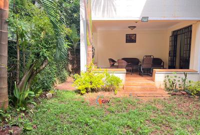 Serviced 2 Bed Apartment with En Suite in Nyari