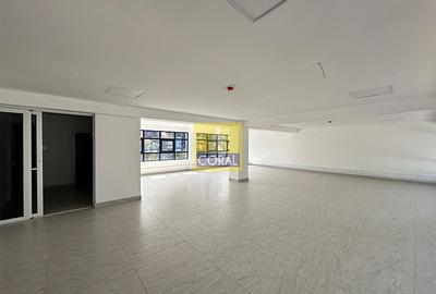 1,000 ft² Office with Backup Generator in Parklands - 3