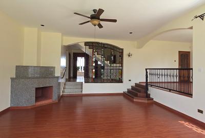 5 Bed House with En Suite in Runda - 3