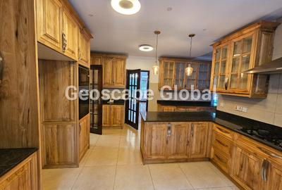 5 Bed House with En Suite in Rosslyn