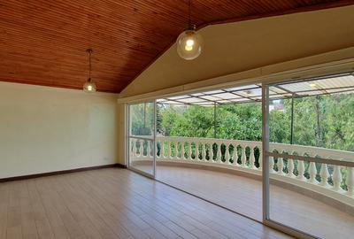 2 Bed Apartment with En Suite in Brookside - 2