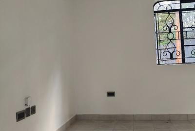 2 Bed House with En Suite at Tree Lane - 4