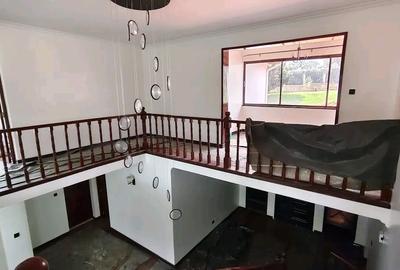 5 Bed Villa with En Suite in Ridgeways - 4