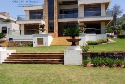 5 Bed Villa with En Suite in Karen