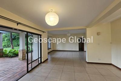 5 Bed House with En Suite in Nyari