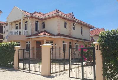 4 Bed Townhouse with En Suite at Mt Kenya