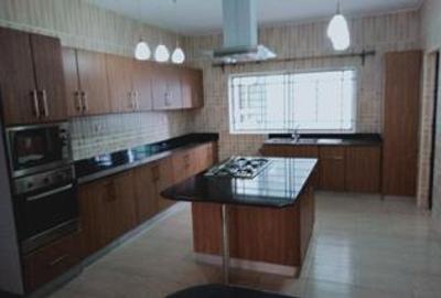 3 Bed Apartment with En Suite at Rhapta Road - 4