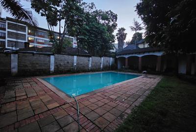 3 Bed Apartment with En Suite in Kileleshwa