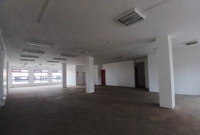 3,600 ft² Commercial Property with Parking in Westlands Area
