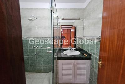 5 Bed House with En Suite in Spring Valley
