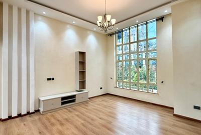 9 Bed House with En Suite in Rosslyn - 3