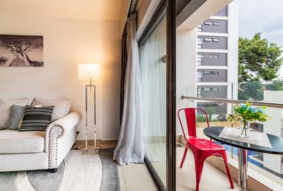 Serviced 1 Bed Apartment with En Suite in Lavington - 4