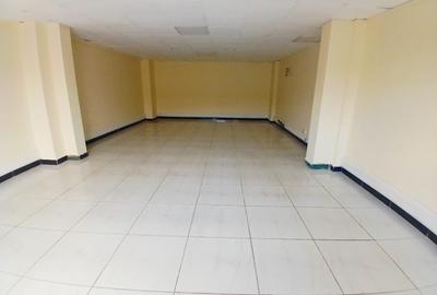 1,000 ft² Shop with Backup Generator in Westlands Area - 4