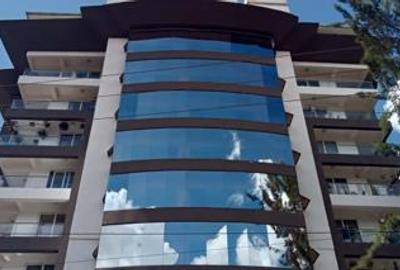 4 Bed Apartment with En Suite in Westlands Area