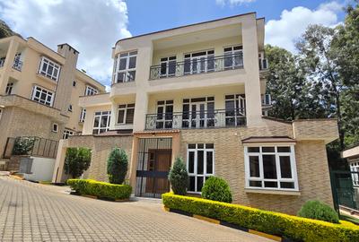 5 Bed Townhouse with En Suite at Lavington Green - 4