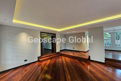 4 Bed House with En Suite in Runda