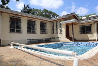 5 Bed House with En Suite in Muthaiga