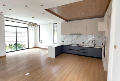 5 Bed Villa with En Suite in Lavington - 3