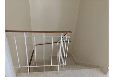 4 Bed Townhouse with En Suite in Parklands