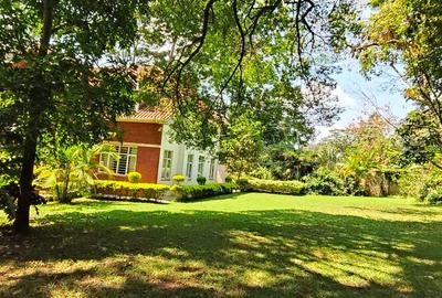 5 Bed Townhouse with En Suite in Rosslyn - 2