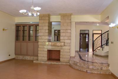 5 Bed Villa with En Suite at Convent Drive