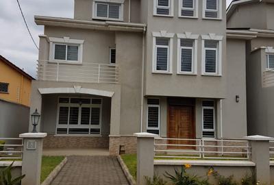 4 Bed Townhouse with En Suite in Lavington