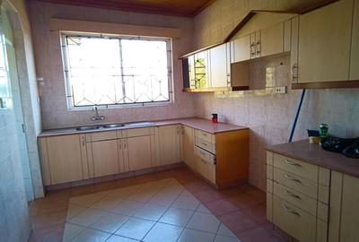 4 Bed Apartment with En Suite at Riverside Drive - 4