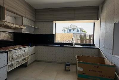 4 Bed Villa with En Suite in Runda - 3