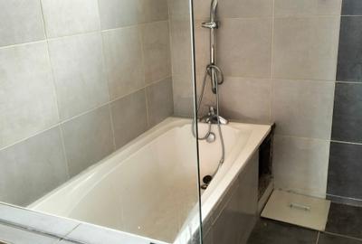 4 Bed Townhouse with En Suite in Kitisuru - 2