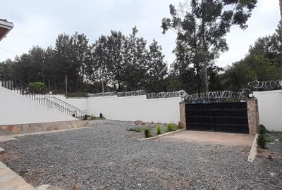 4 Bed House with En Suite at Merisho Road - 2