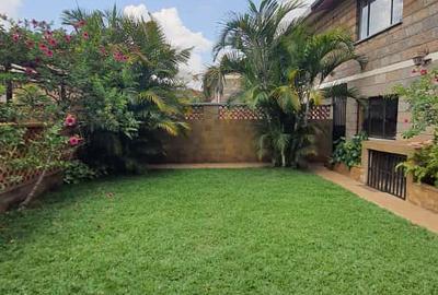 4 Bed House with En Suite at Lavington