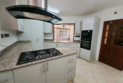 4 Bed House with En Suite at Lavington Green - 3