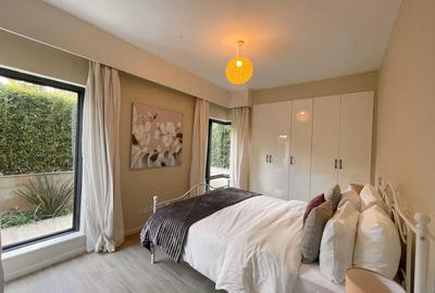 Serviced 2 Bed Apartment with En Suite in Riverside - 3