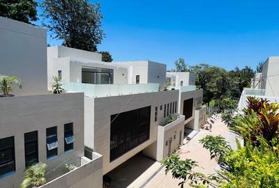5 Bed Townhouse with En Suite at Lavington