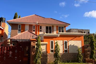 4 Bed House with En Suite at Coca-Cola - 3